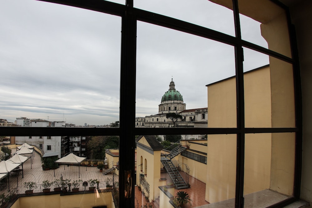 Grand Hotel Capodimonte 56/58
