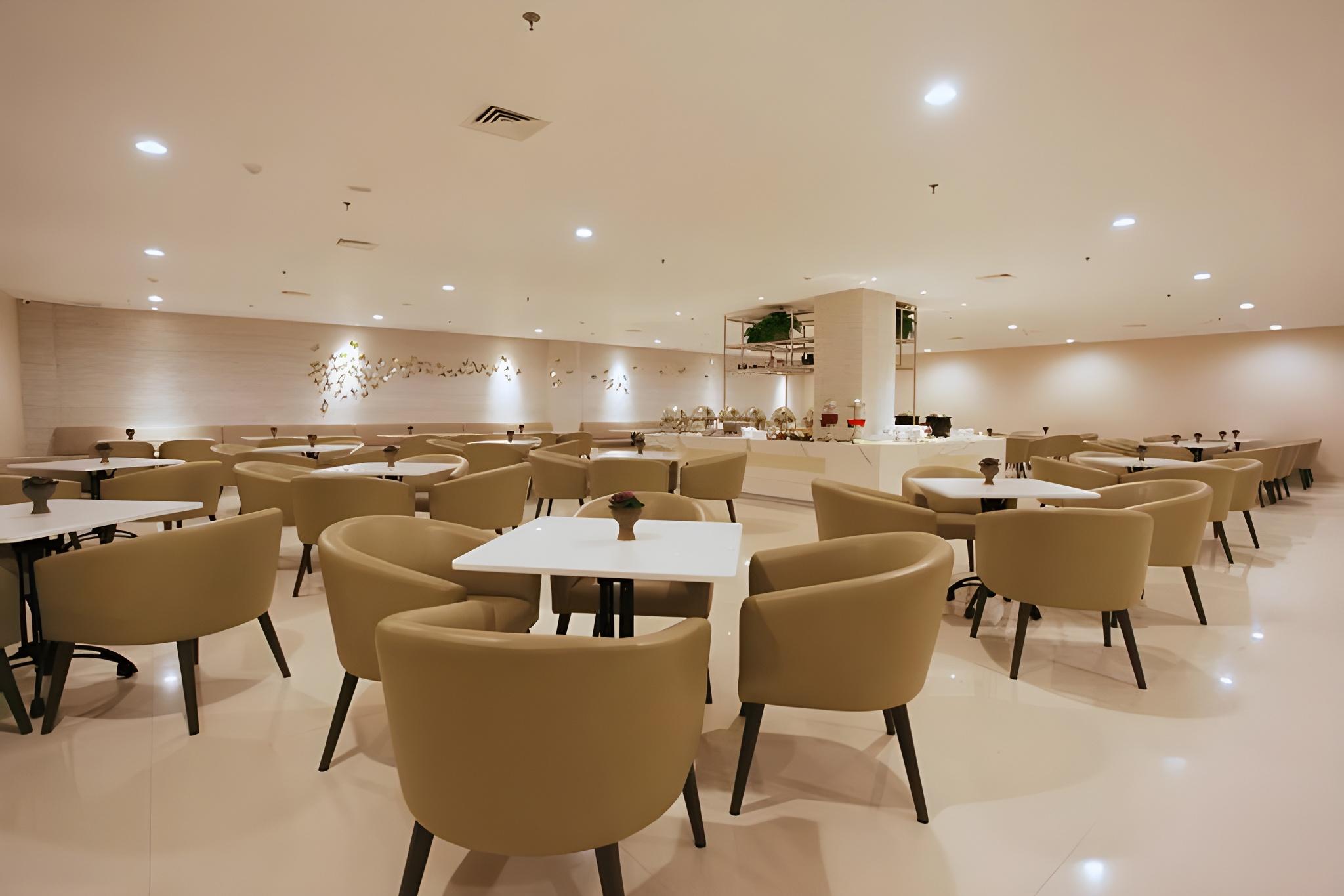 Grand Whiz Megamas Manado 32/39