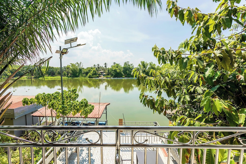 The Neenlawat Riverside 92/99