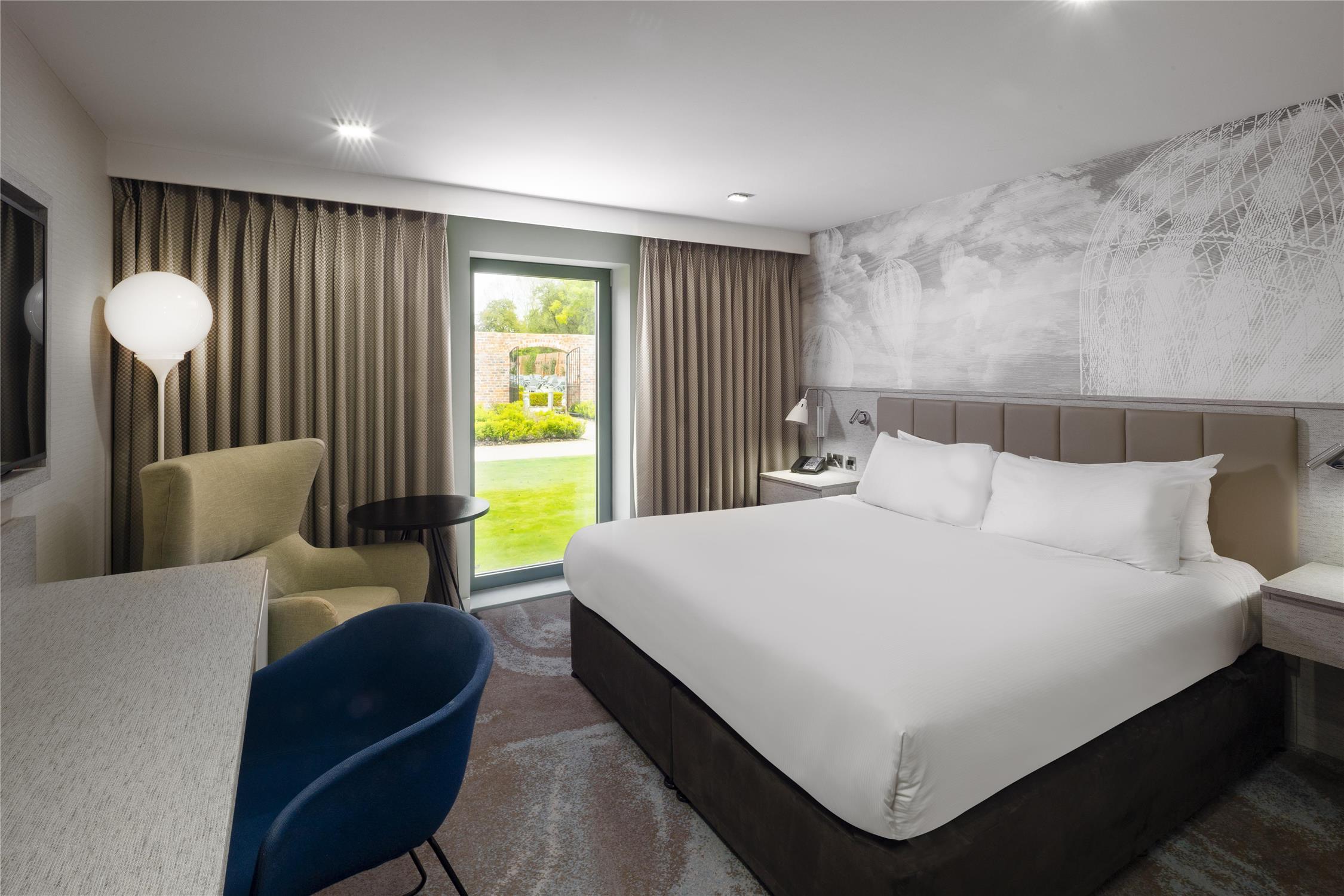 غرفة سوبيريور بسرير كينج، DoubleTree by Hilton Hotel & Spa Chester 2/4