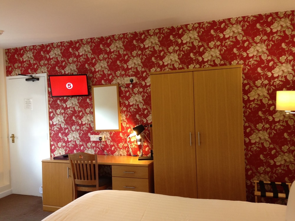 Ely House Hotel 20/40