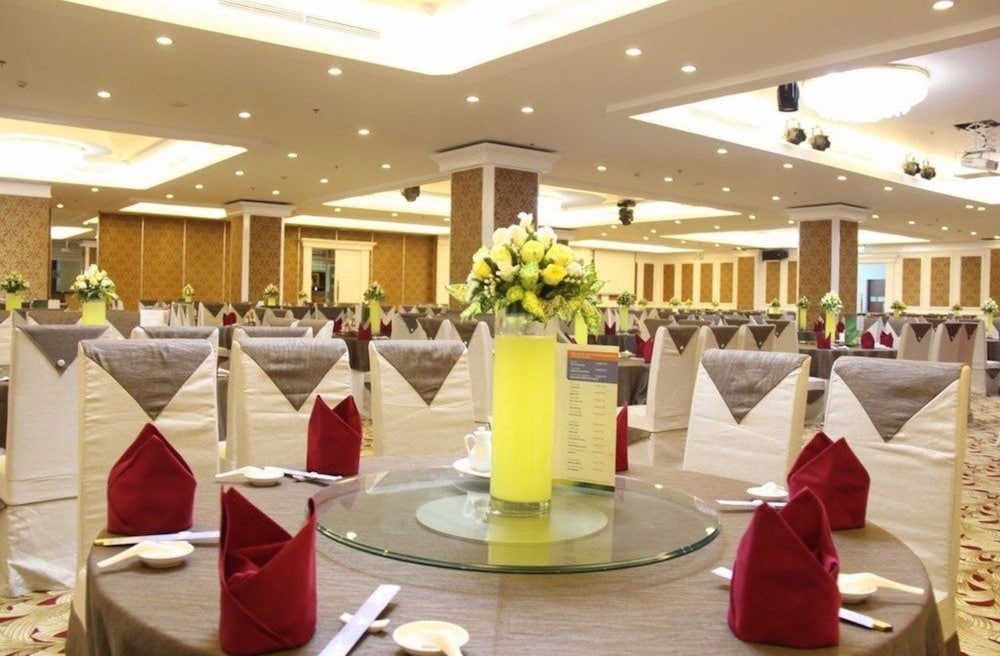 Petro Hotel 44/53