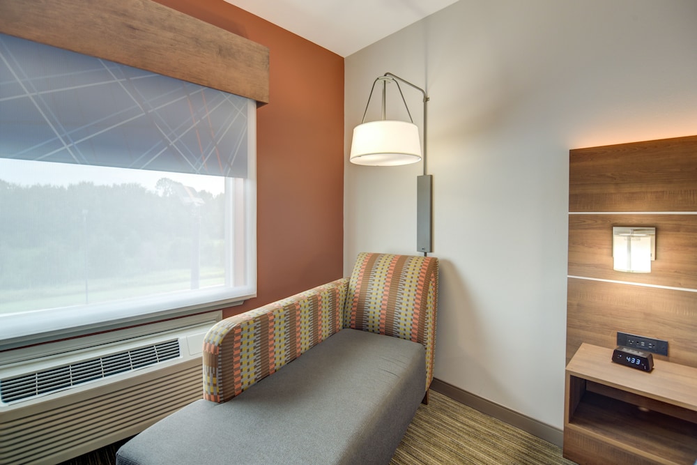 Holiday Inn Express Hotel And Suites Foley 40/75