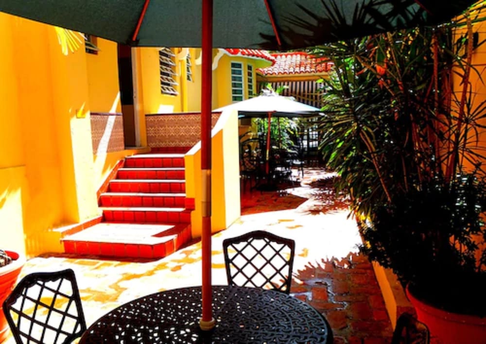 Canario Boutique Hotel 54/66