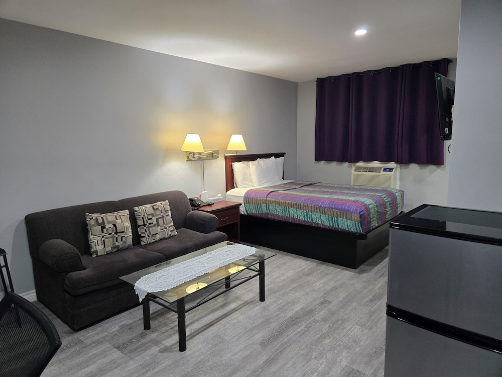 Knights Inn Cobourg 24/47