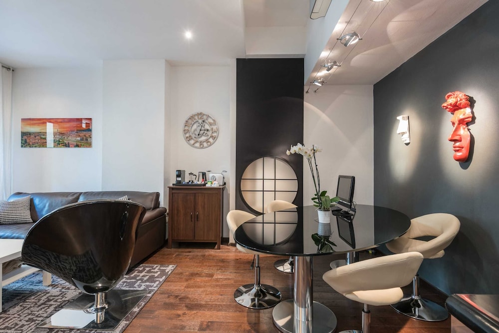 Art Gallery Apartment in Florence 15/33