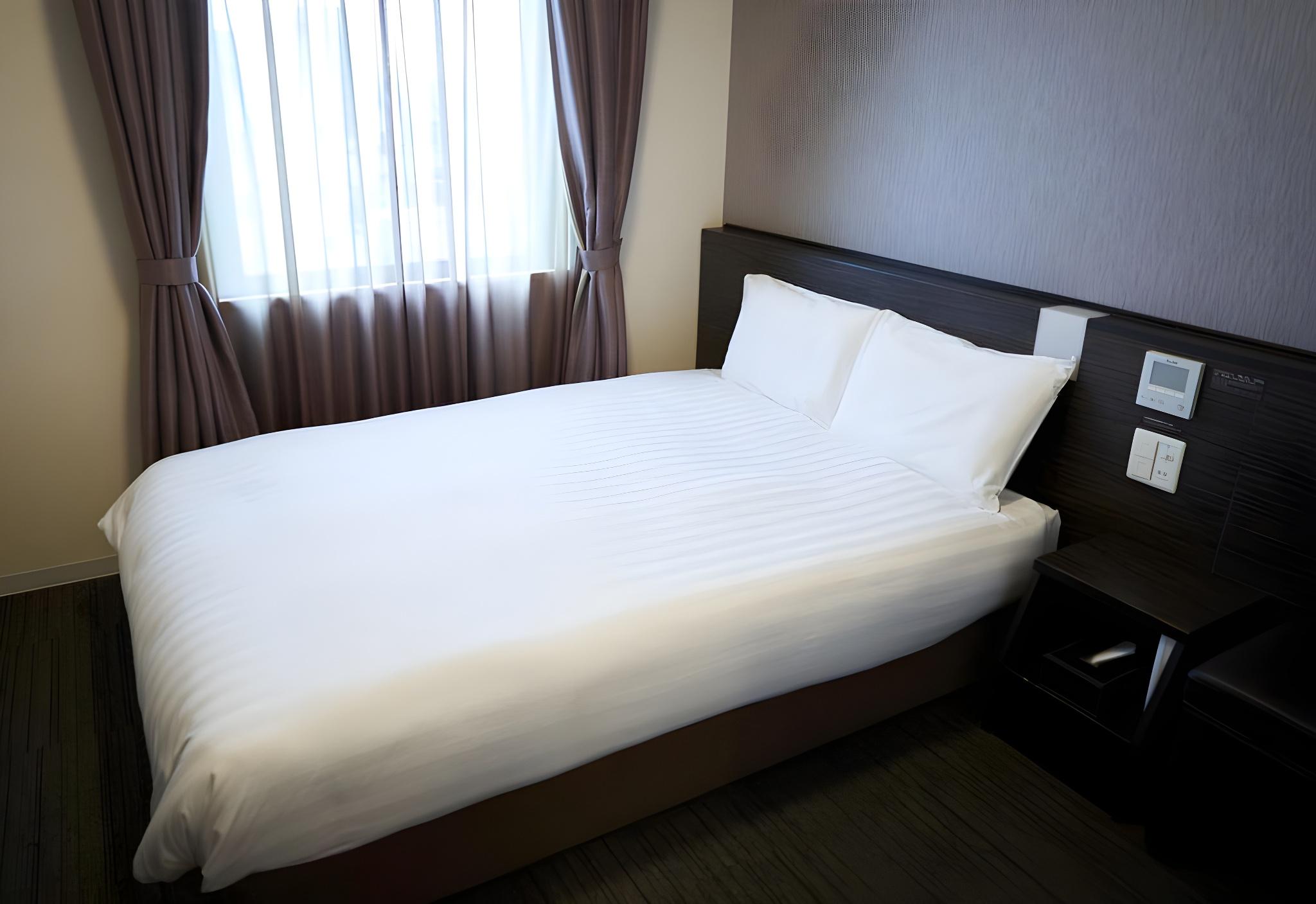 Room, Double Bed, No Cleaning Services, Smoking