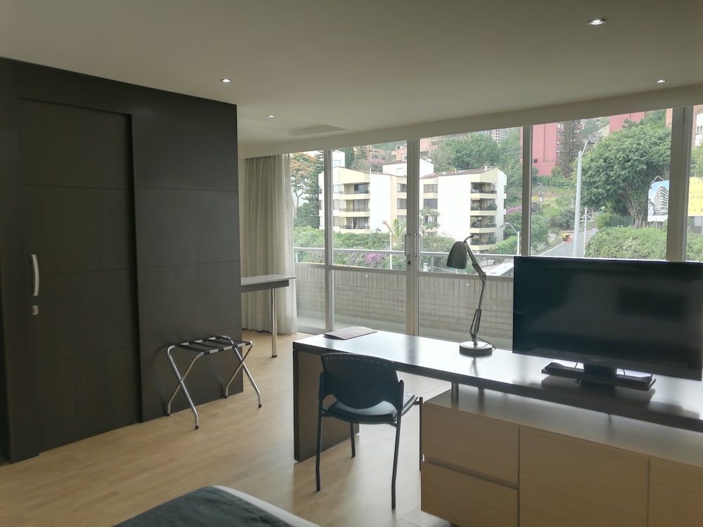 Hotel Sky Medellin 45/55