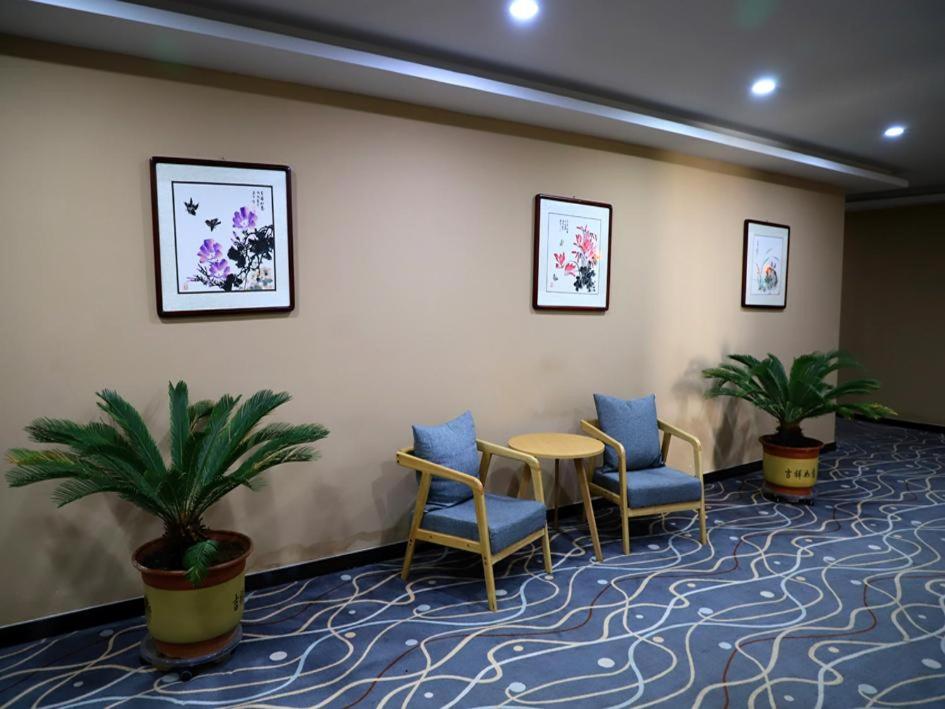 7 Days Premium Qingzhou Wanlong Shopping Mall 26/41