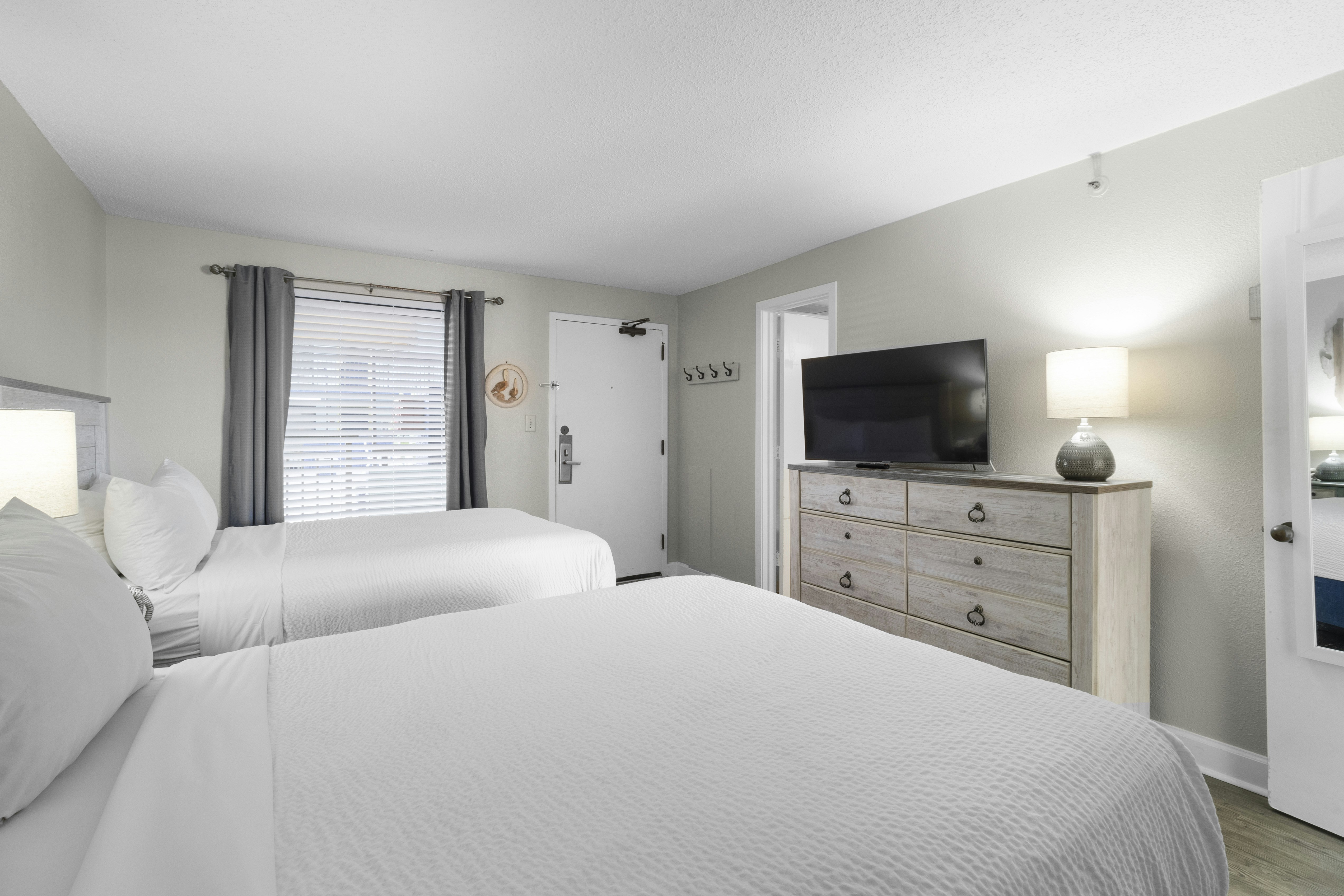 Monterey Bay Suites 23/81
