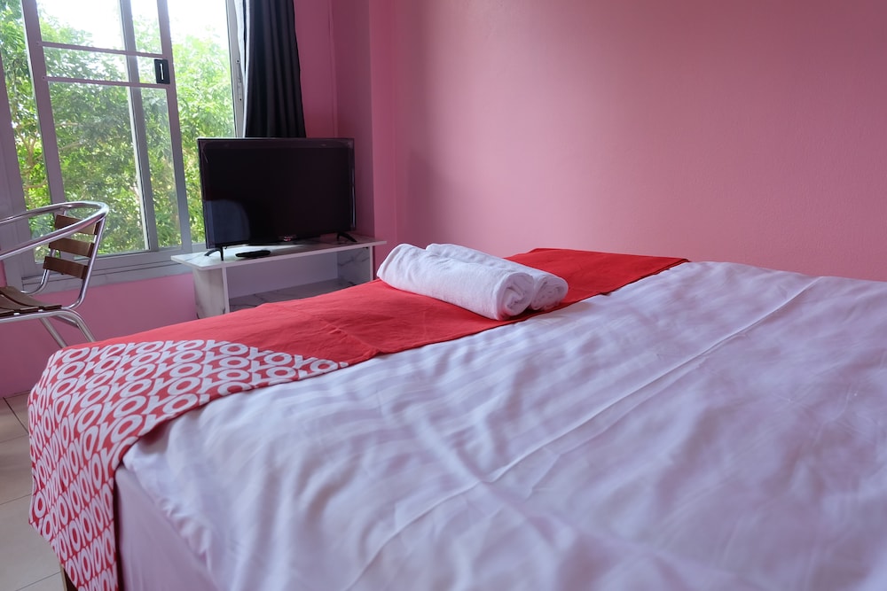 OYO 75429 101 Place Navanakorn 28/43