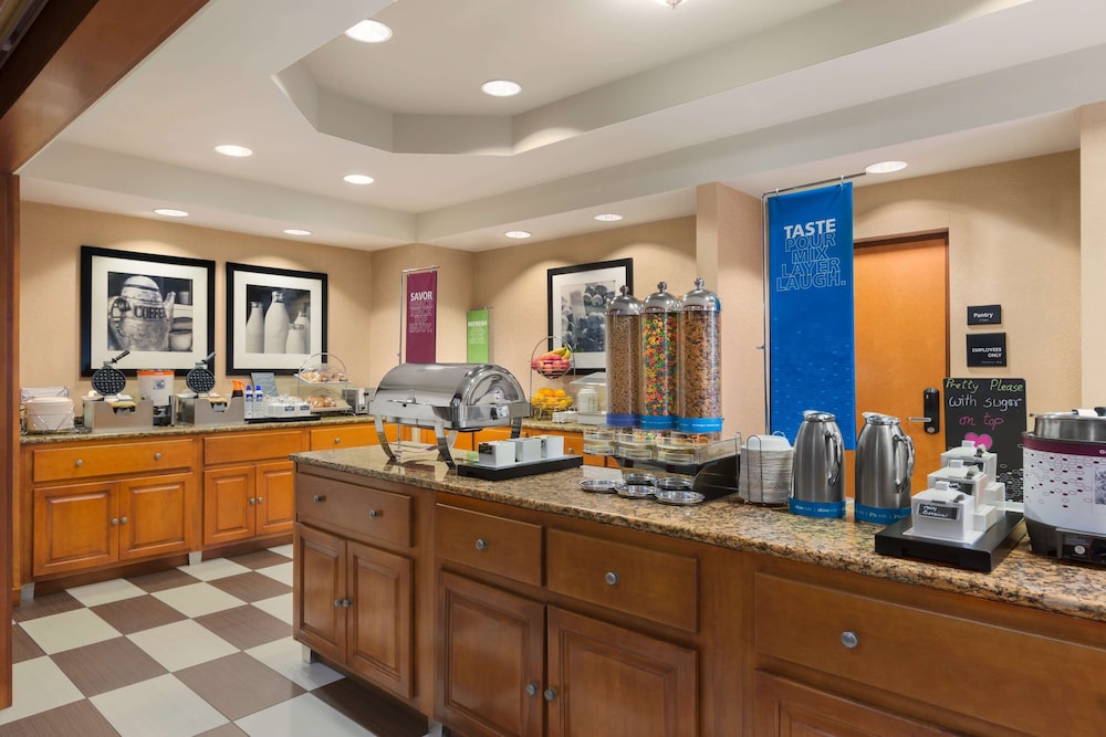 Hampton Inn & Suites By Hilton Manchester - Bedford 39/50