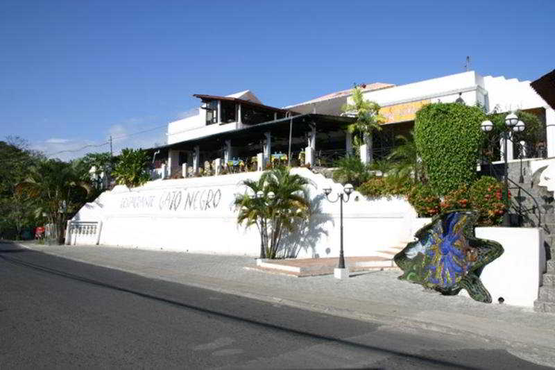 Selina Manuel Antonio 60/81