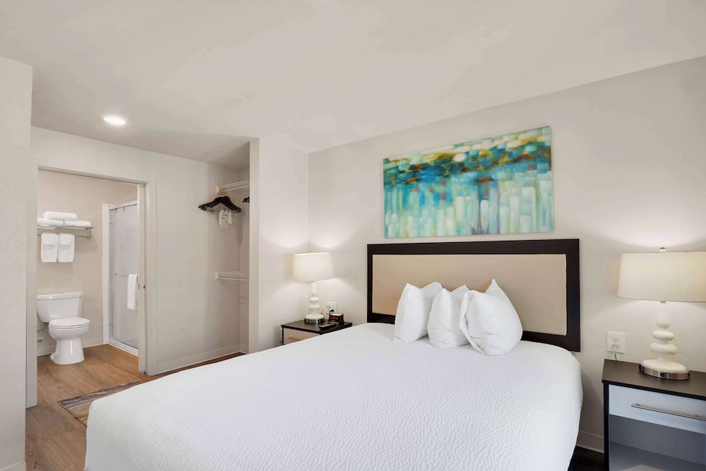 WaterWalk Extended Stay by Wyndham Charlotte - Arrowood 14/63