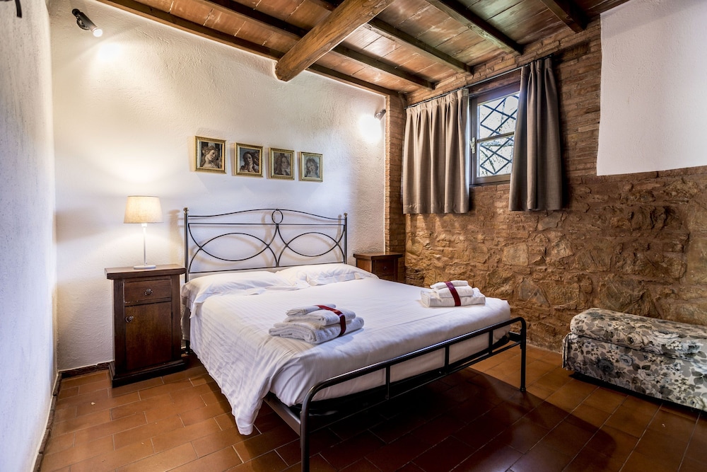 Residence Borgo Il Poggiaccio 45/82