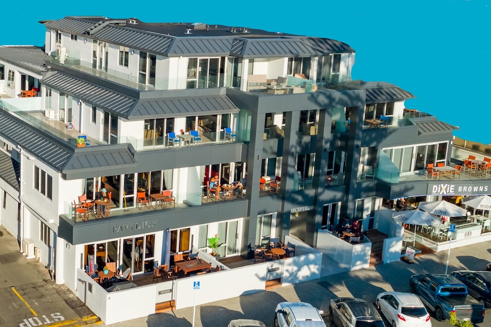 The Pavilions Beachfront Apartments 1/76