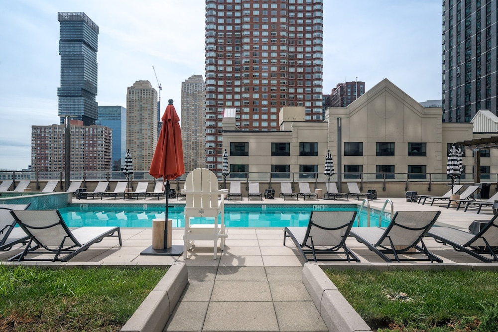 Global Luxury Suites Downtown Jersey City 63/71