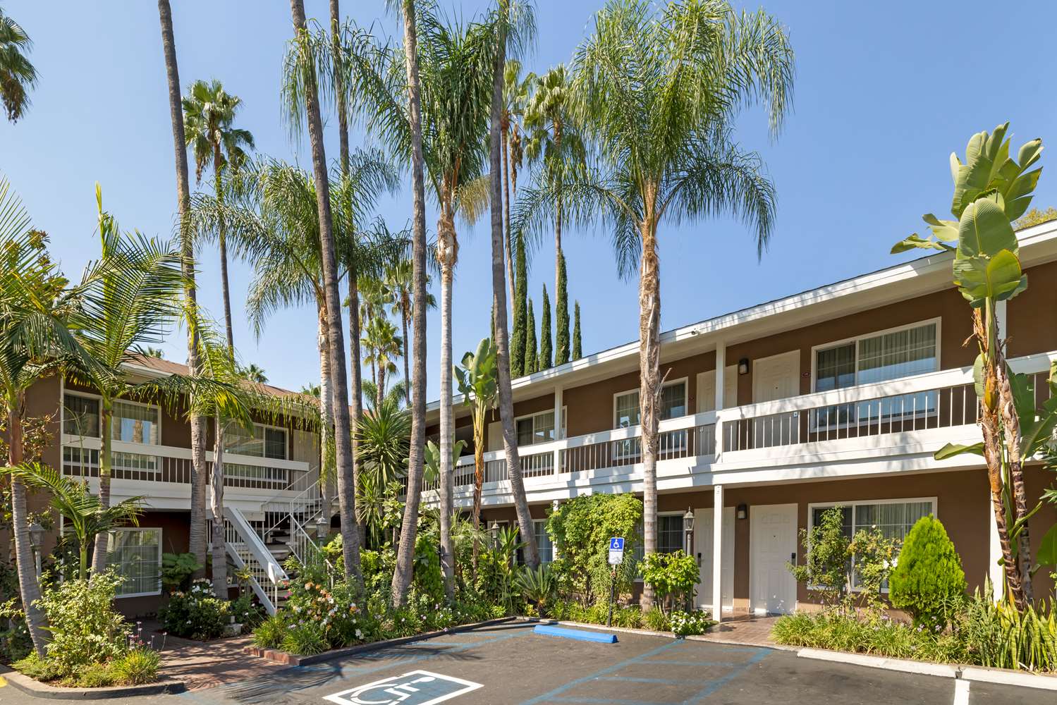 Best Western Plus Carriage Inn 6/78