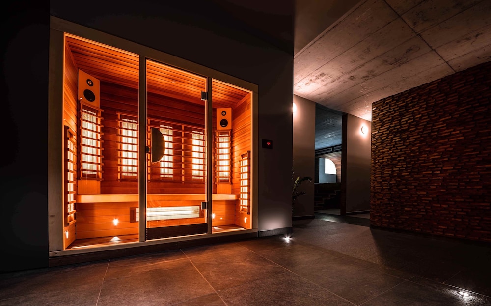 Volcano Spa Hotel 36/72