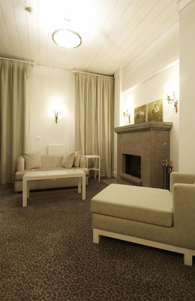 Kar-s Hotel 16/50