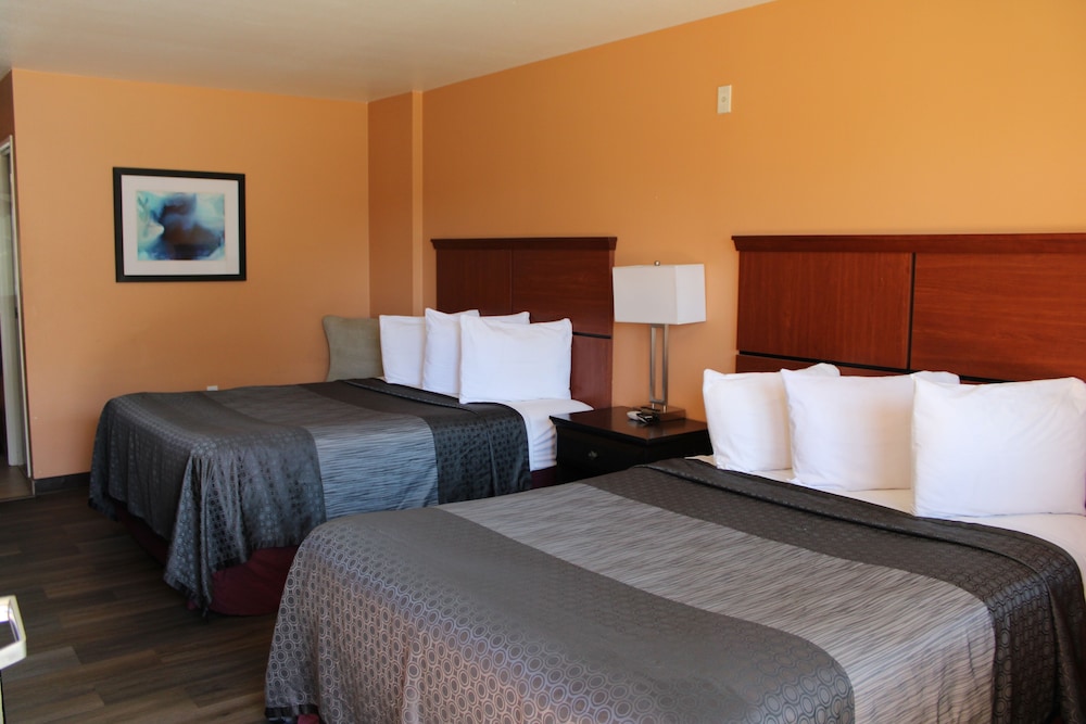 Rancho California Inn 24/43