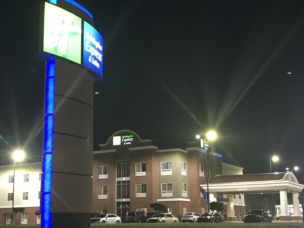 Holiday Inn Express Hotel & Suites Canton — photo 2