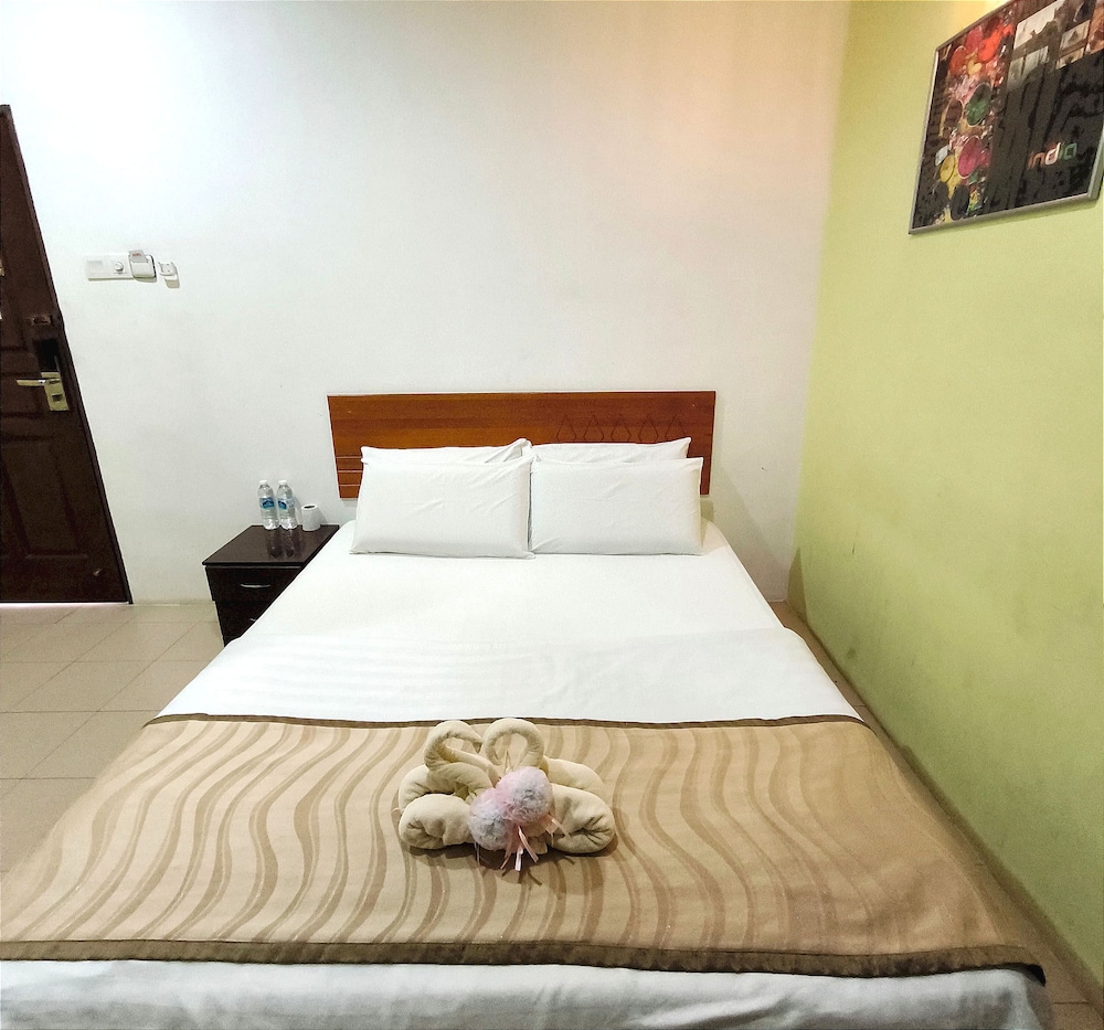 OYO 90906 Rumah Rehat Awana 22/45
