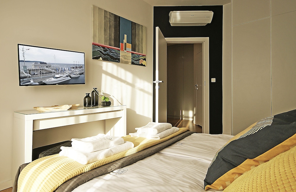 1 BEDROOM, SUPERIOR, APARTMENT, SEA SIDE