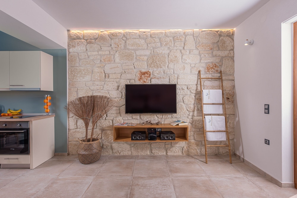 Mint Retreat Suites 25/42