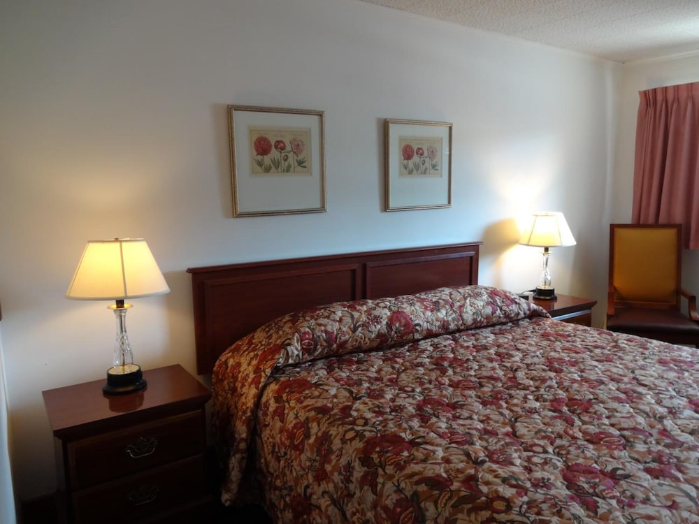 Gorham Motor Inn 34/58
