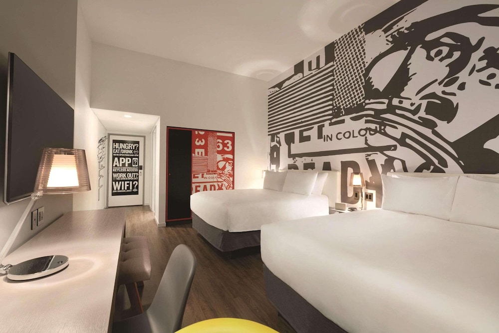 ROOM, 2 QUEEN BEDS, ACCESSIBLE
