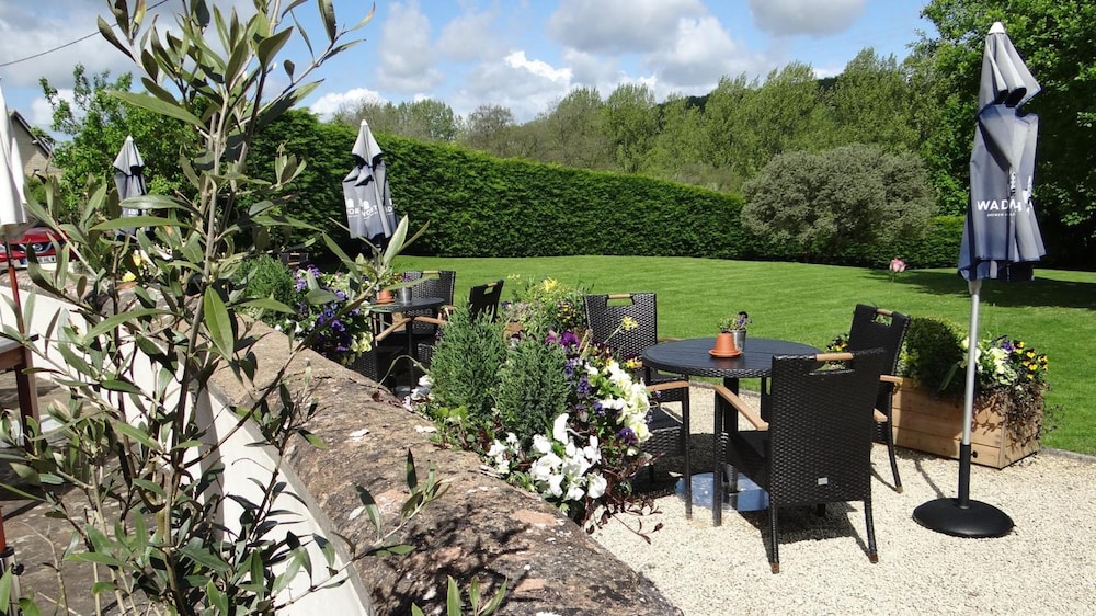 The Colesbourne Inn 51/53