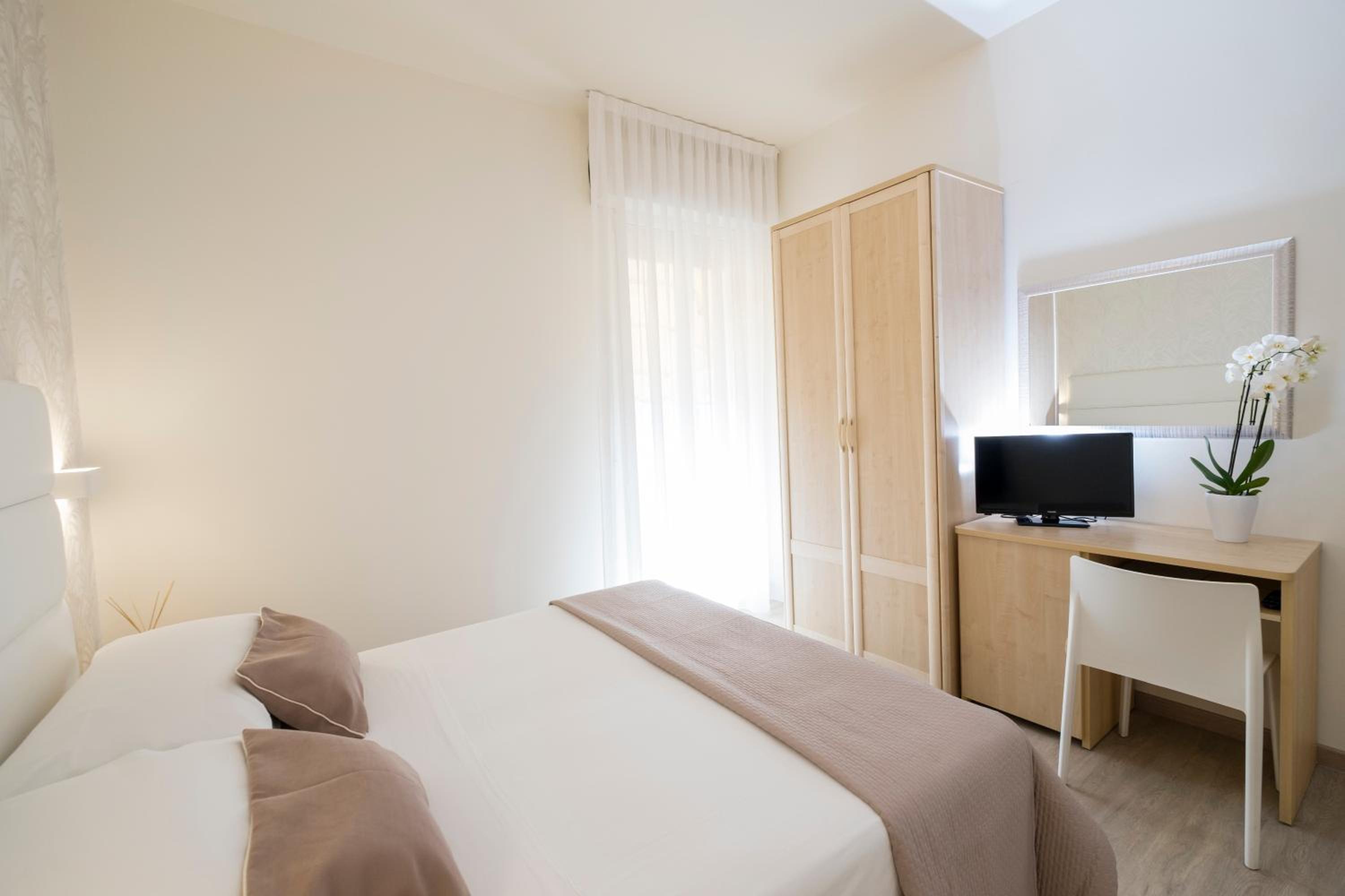 Hotel Constellation 8/50