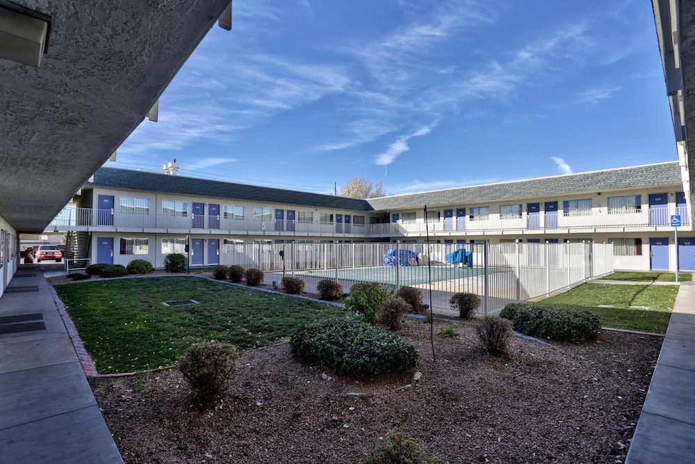 Motel6 Flagstaff, AZ - Butler 11/50