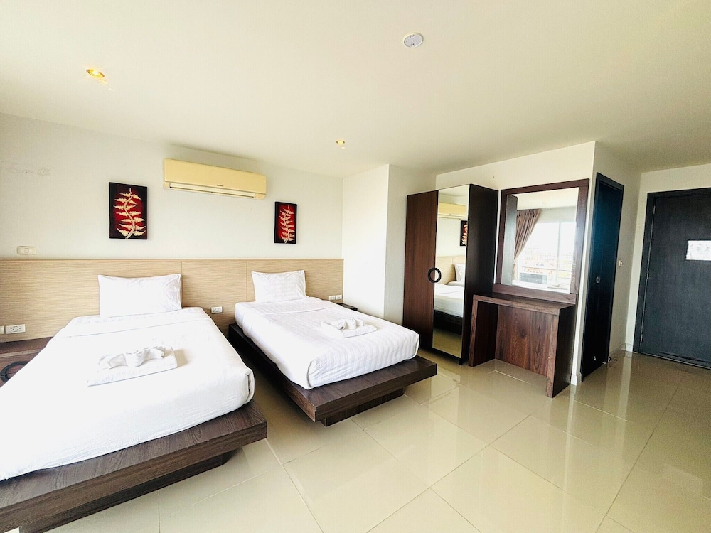Basic, Twin Beds, Oceanview Treasure Hotel & Residence 3/10