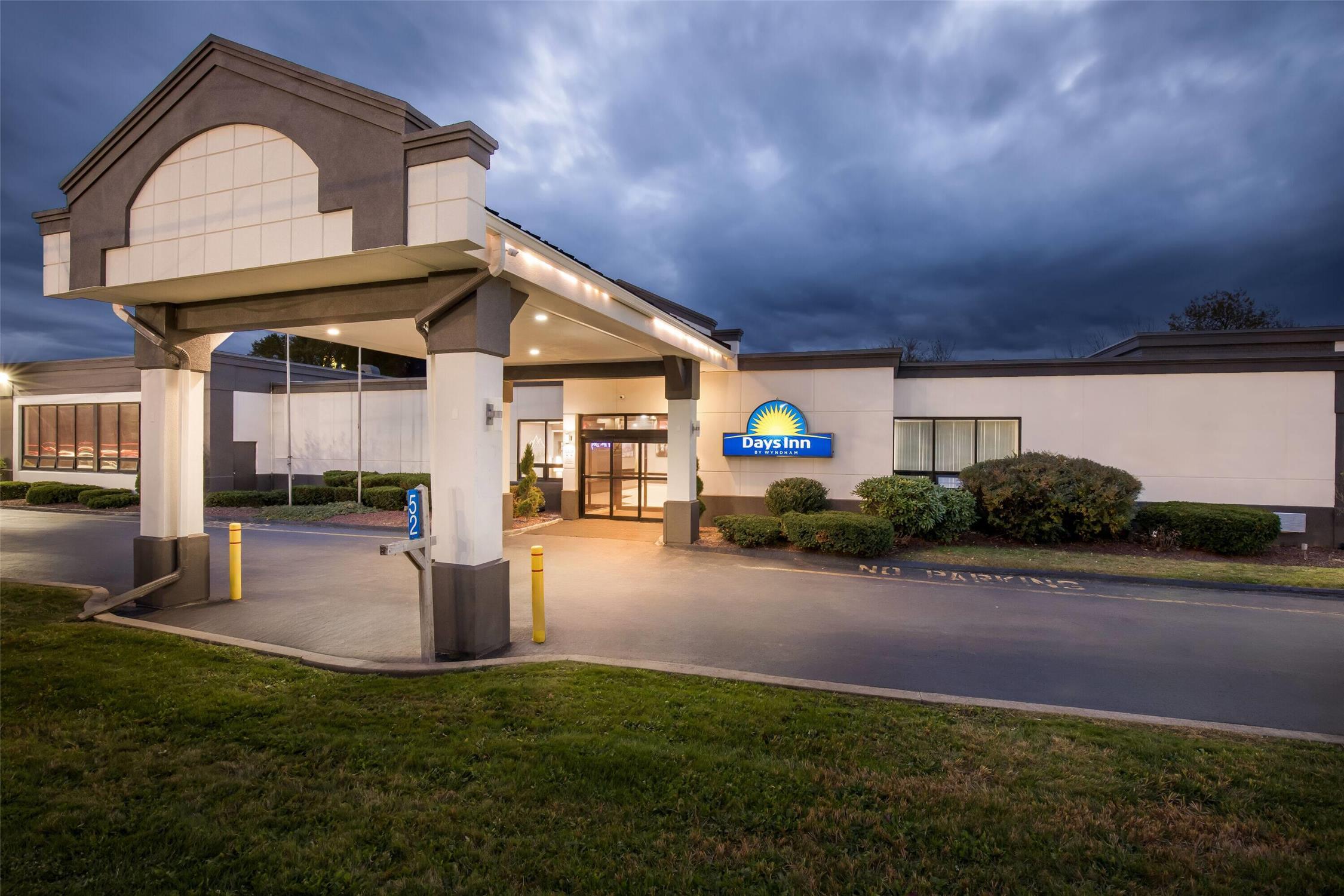 Days Inn By Wyndham Liberty 39/41