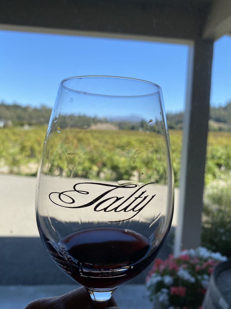 The Gables Wine Country Inn 15/50