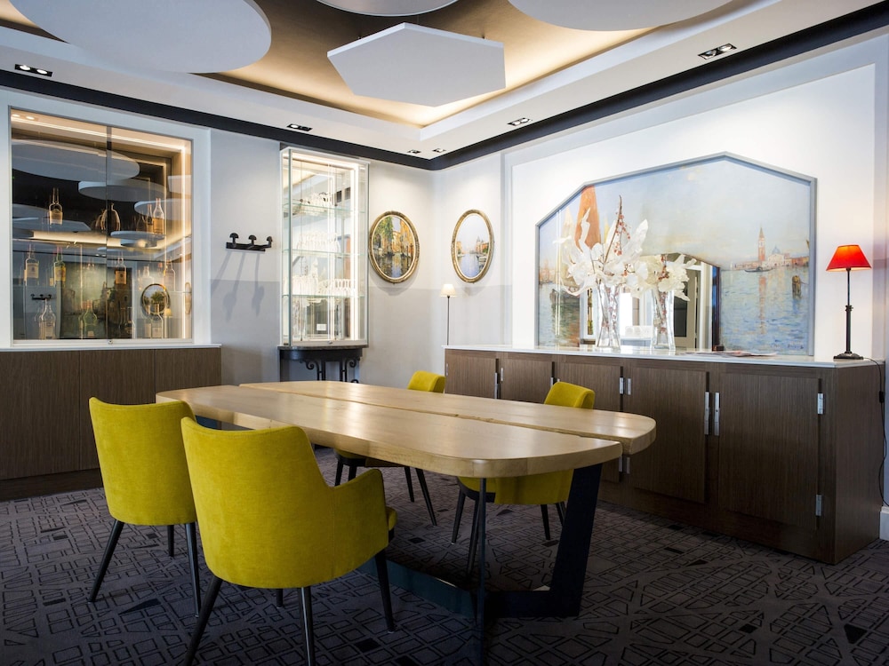 Mercure Rodez Cathedrale 35/50