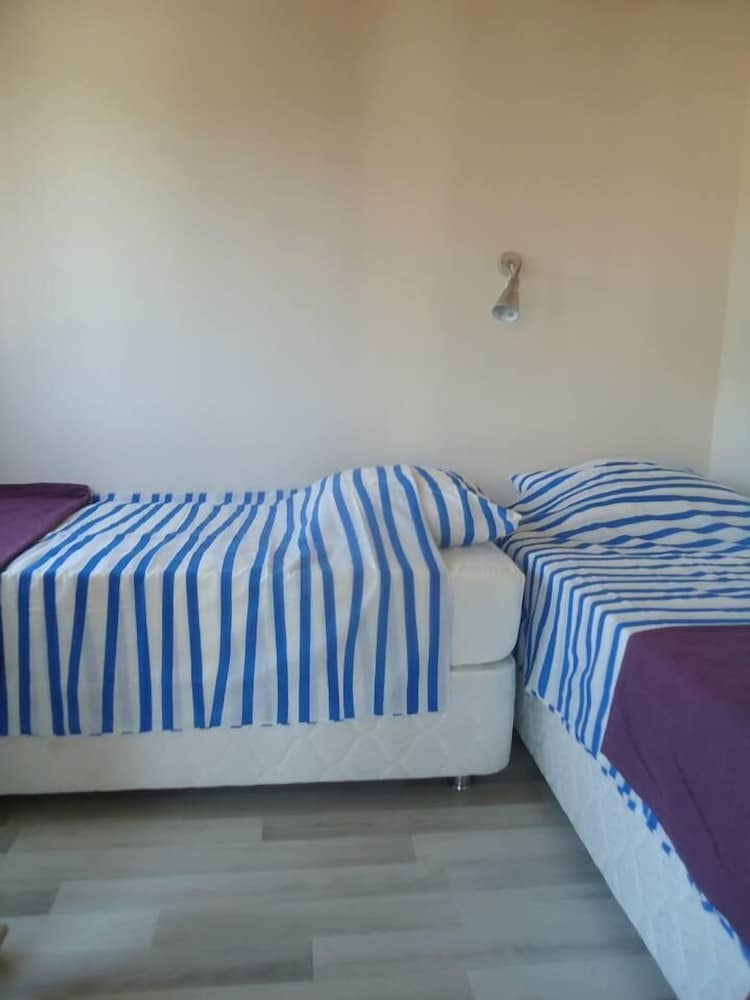 2 BEDROOMS, APARTMENT, GARDEN VIEW, KITCHEN