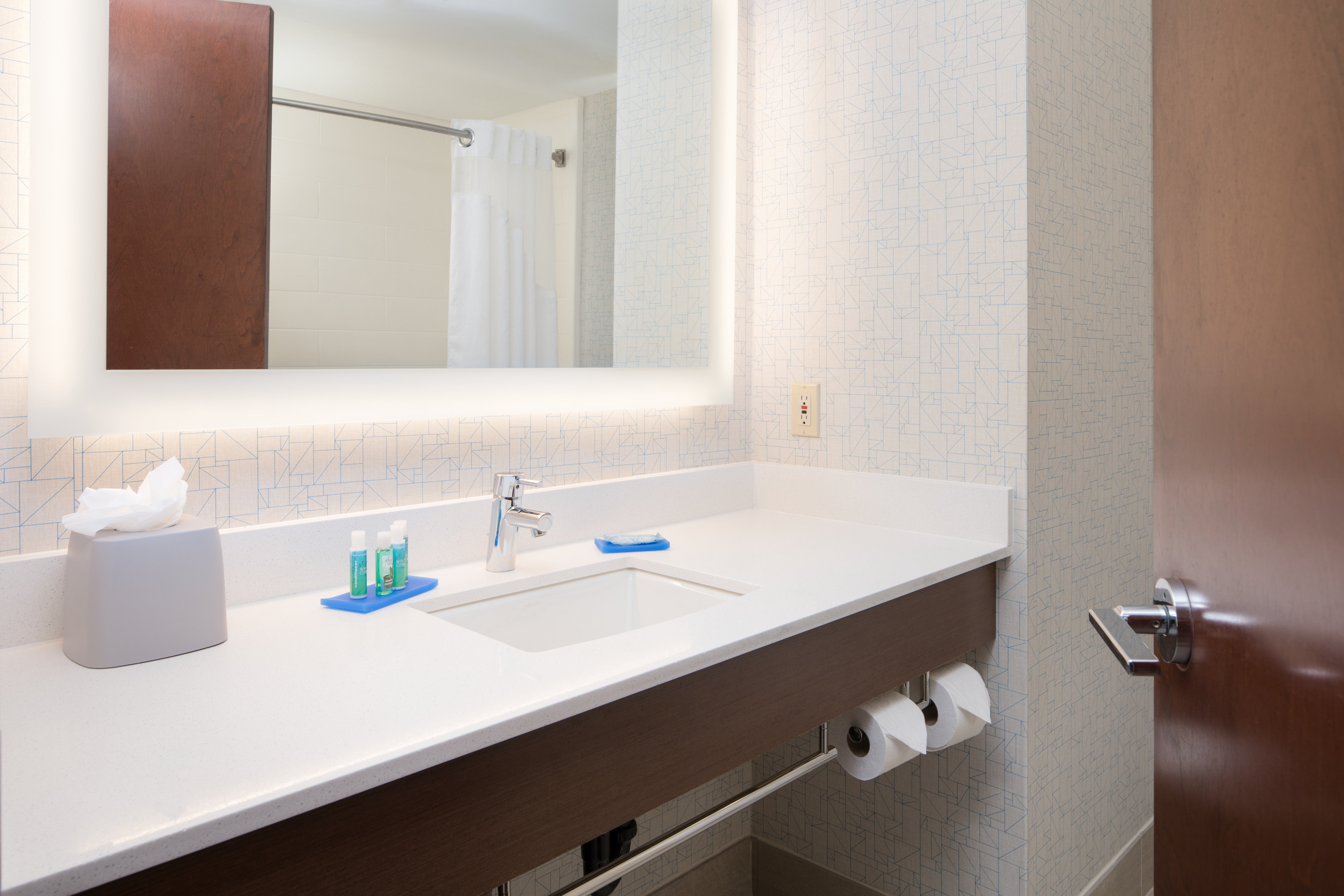 Holiday Inn Express Louisville Northeast 29/29