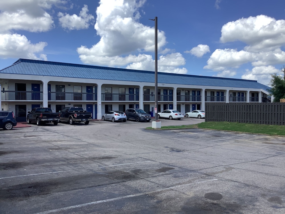Motel6 Memphis, TN - East 48/53