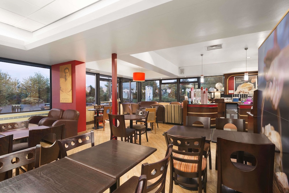 Super 8 by Wyndham Durham 30/44