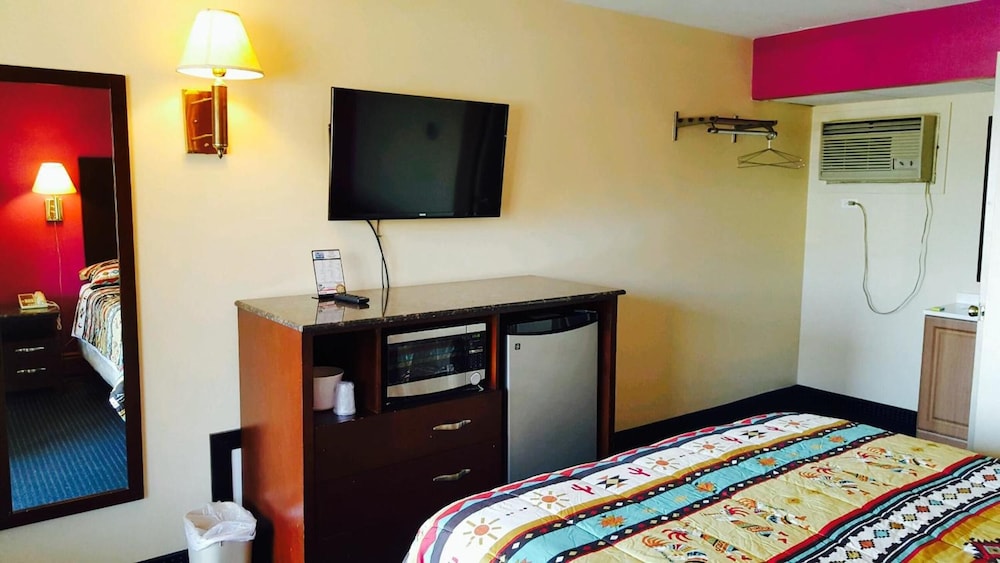 American Inn & Suites 10/28