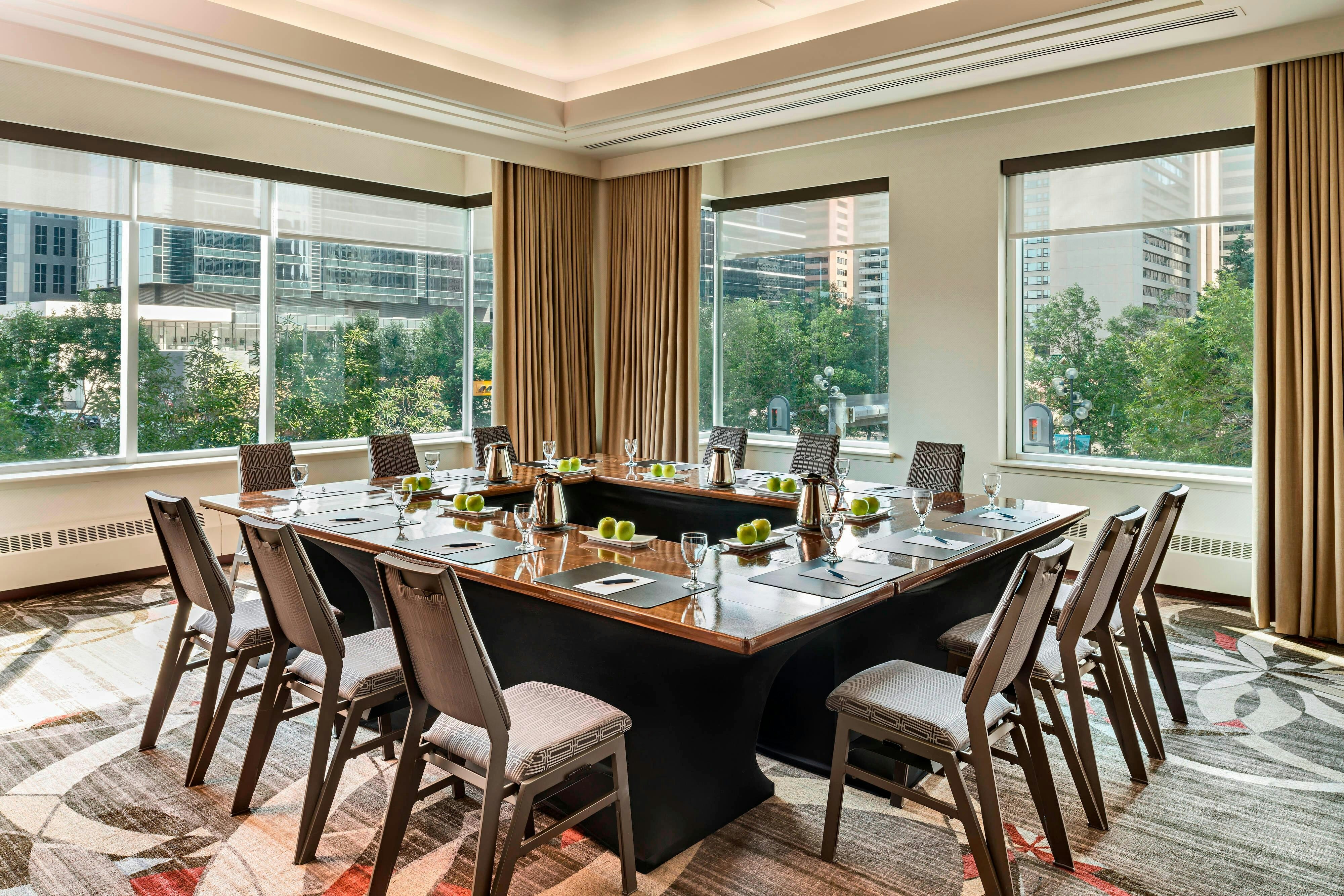 Sheraton Suites Calgary Eau Claire 29/52