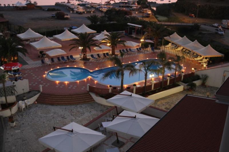 Hotel Talao S.A.S. 35/42