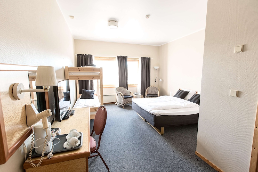 Stav Hotel 30/77