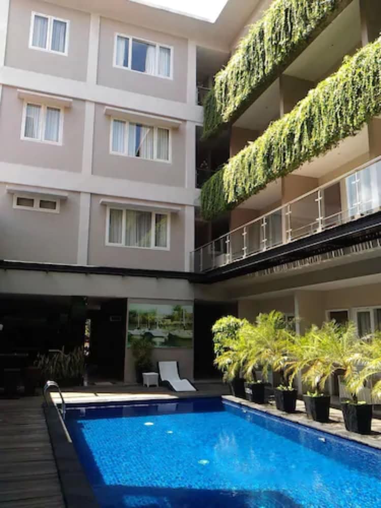 Ohana Hotel Kuta 4/69