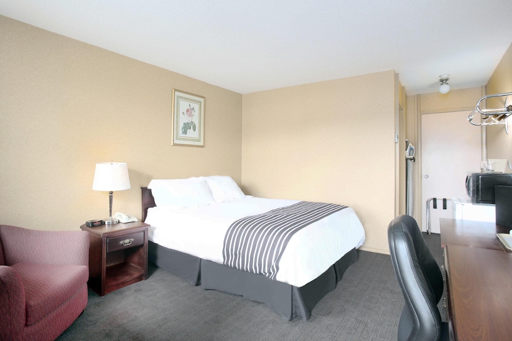 Sandman Inn Princeton 18/28