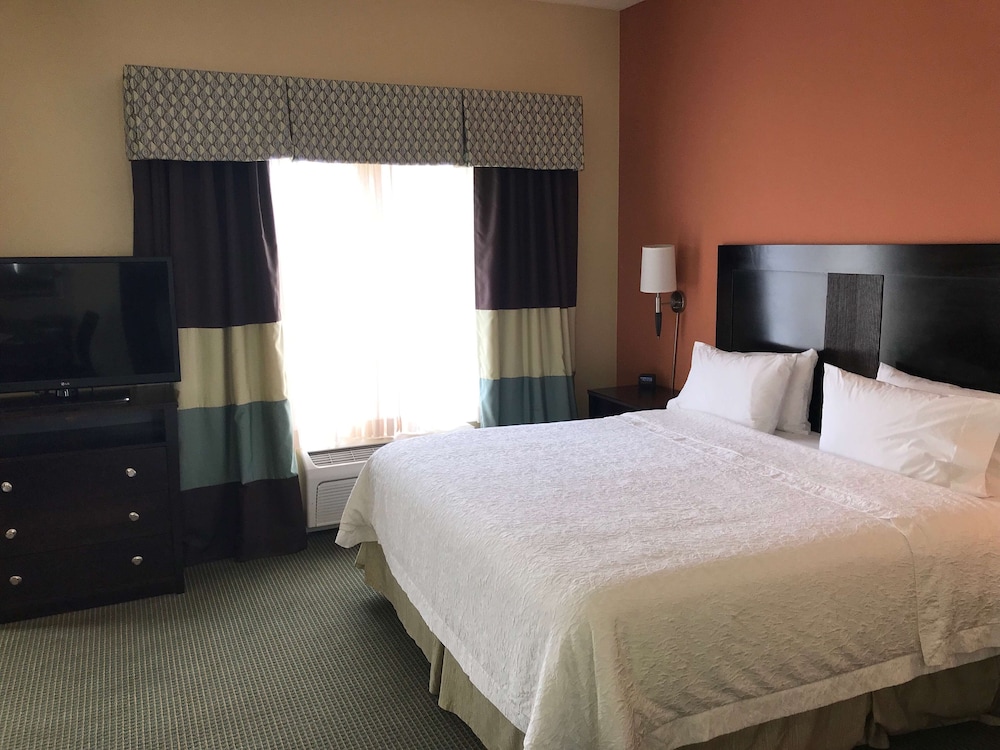 Hampton Inn Suites Austin Lakeway 22/69