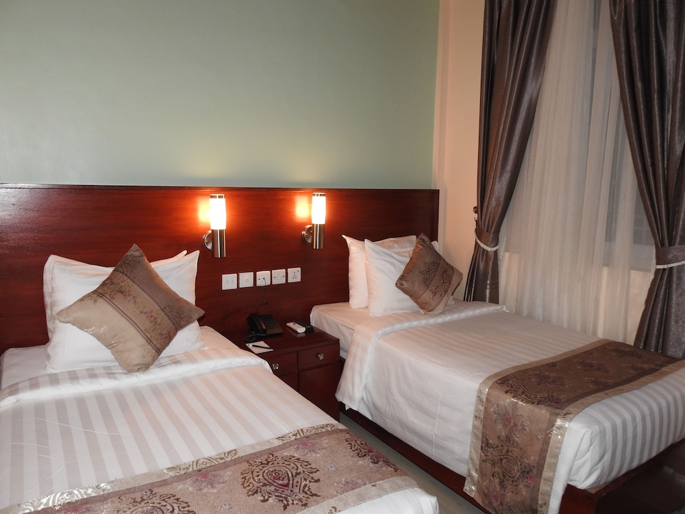 Keys Hotel 12/50